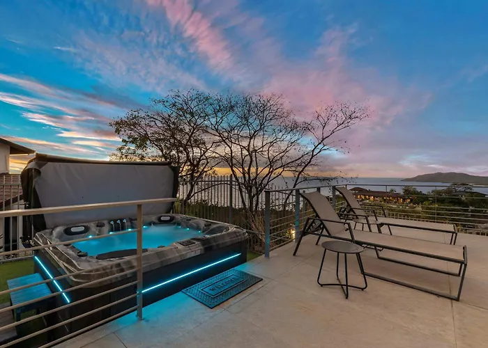 Infinity Pool , 4 & Private Casita Tamarindo